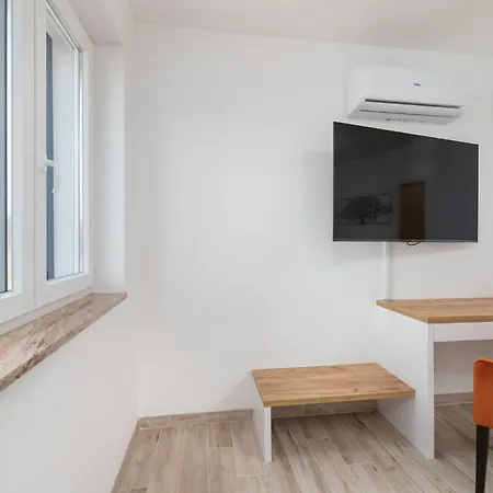 Maja * Vrbnik (Primorje-Gorski Kotar)