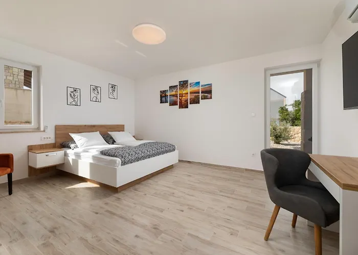 Maja * Vrbnik (Primorje-Gorski Kotar)